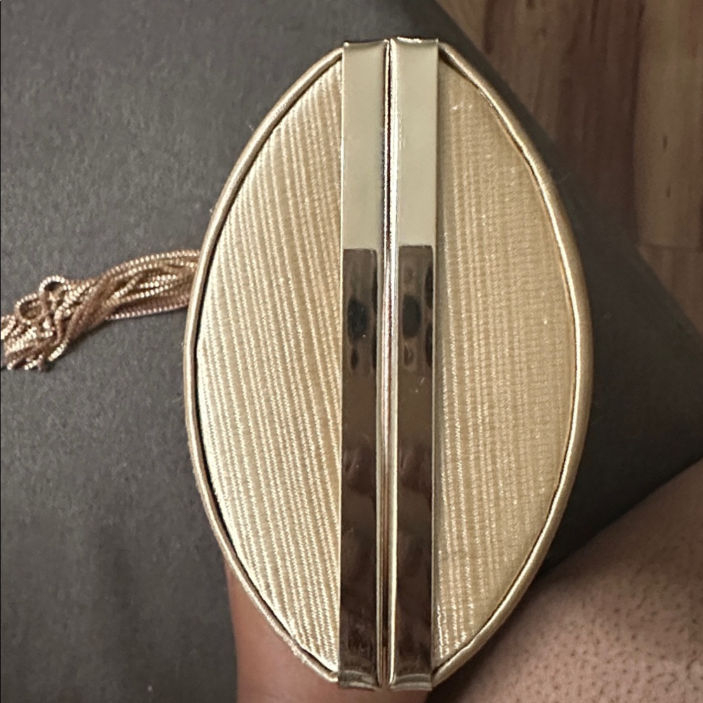 Elegant Gold Clutch - Picture 4 of 6